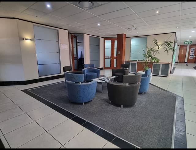 1,832M² OFFICE FOR SALE IN WOODMEAD